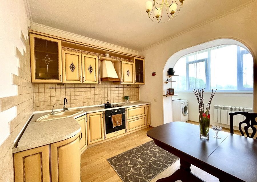 Продаётся 2-комнатная квартира, 76.5 м²