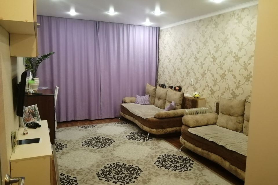 Продаётся 1-комнатная квартира, 42.7 м²