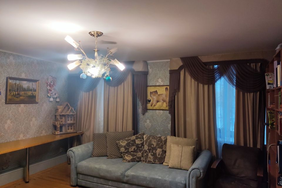 Продаётся 4-комнатная квартира, 109.4 м²