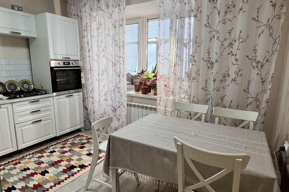 Продаётся 2-комнатная квартира, 68.6 м²