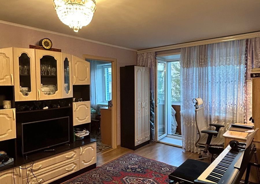 Продаётся 3-комнатная квартира, 41.9 м²