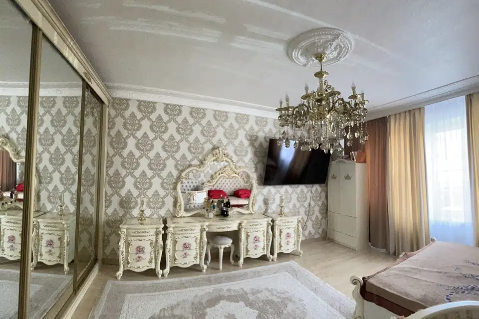 Продаётся 2-этажный дом, 300 м²