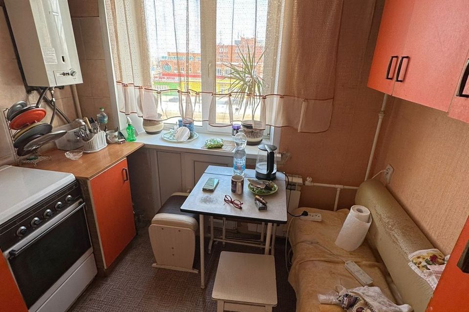 Продаётся 4-комнатная квартира, 61.1 м²