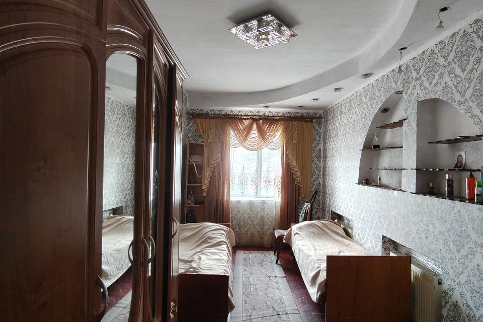 Продаётся 2-этажный дом, 240 м²