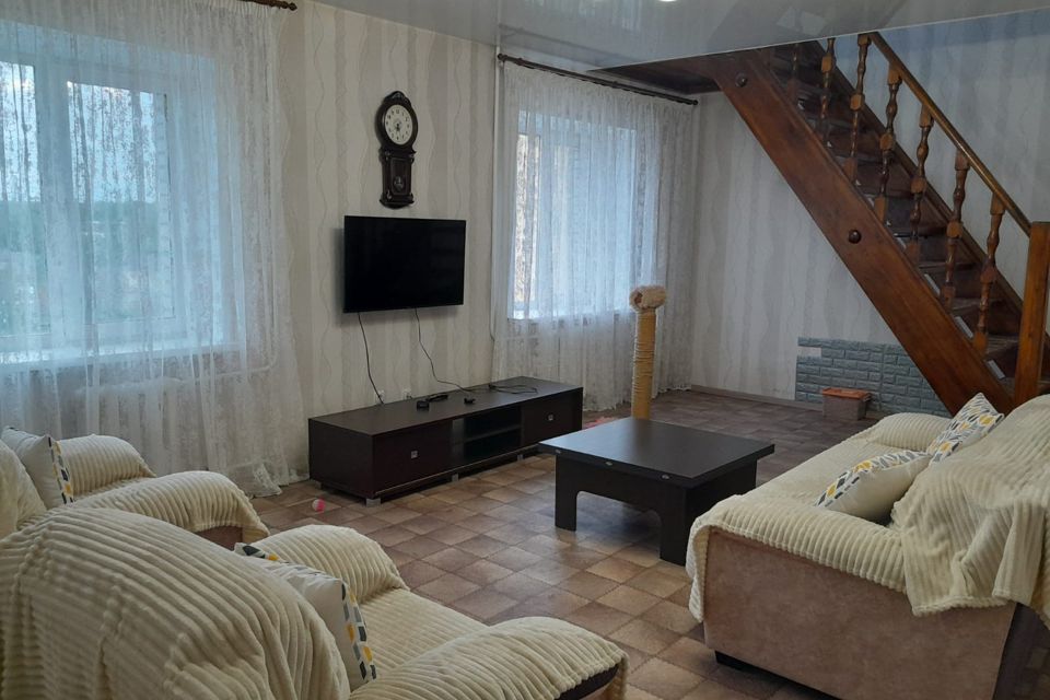 Продаётся 4-комнатная квартира, 160 м²