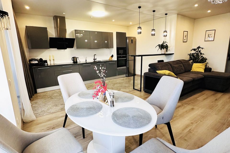 Продаётся 3-комнатная квартира, 82 м²
