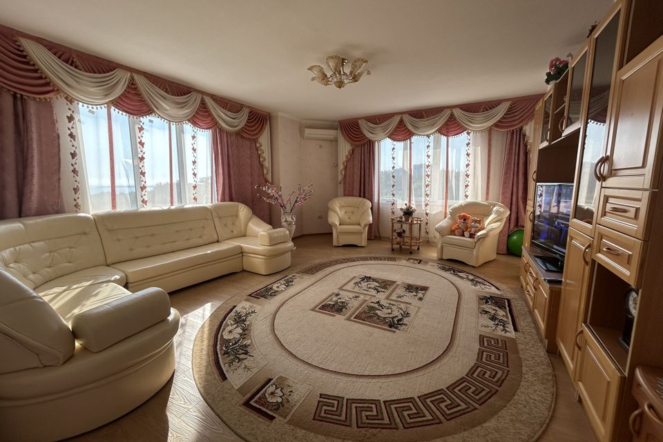 Продаётся 2-комнатная квартира, 84.2 м²