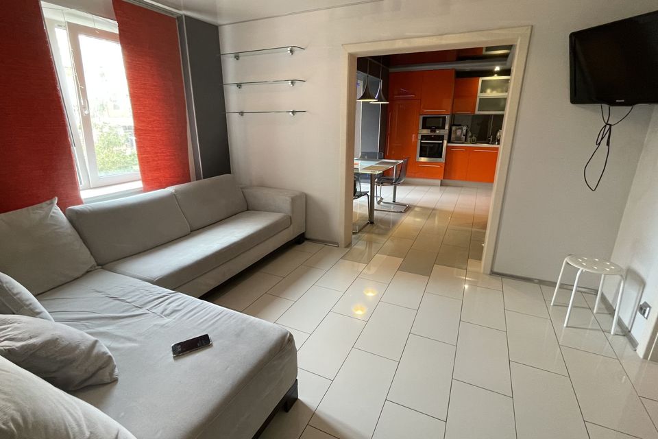 Продаётся 4-комнатная квартира, 110 м²