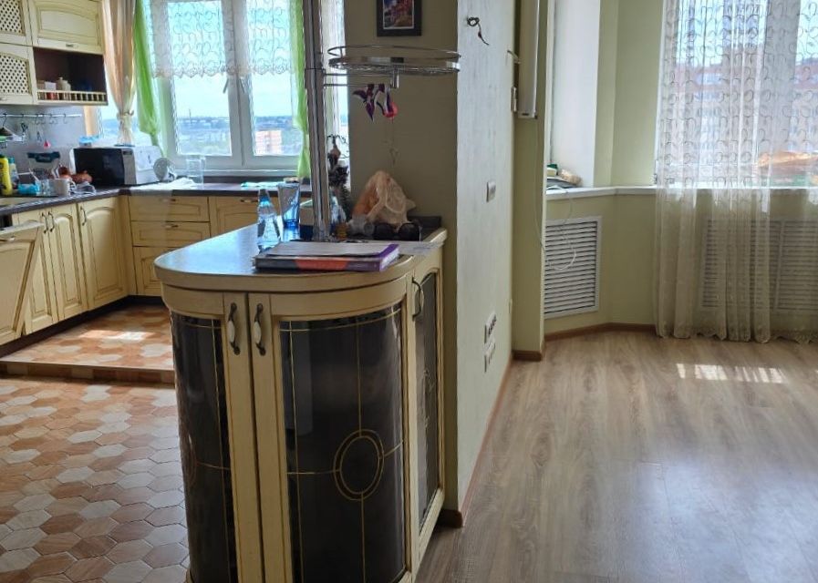 Продаётся 2-комнатная квартира, 69.8 м²