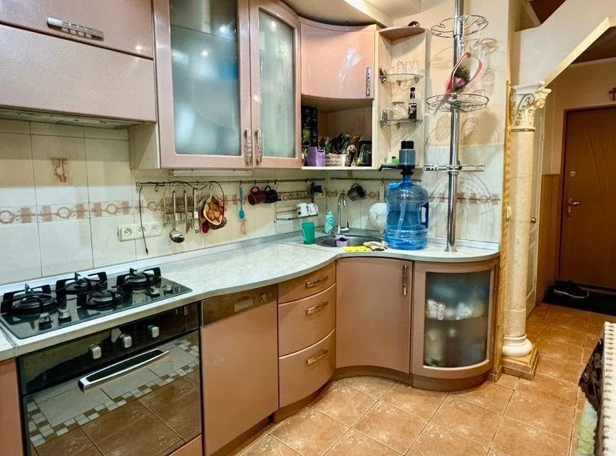 Продаётся 3-комнатная квартира, 63.2 м²