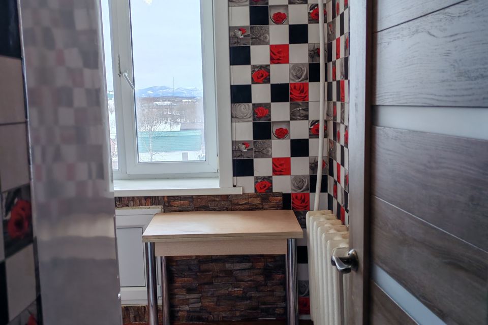 Продаётся 4-комнатная квартира, 61 м²