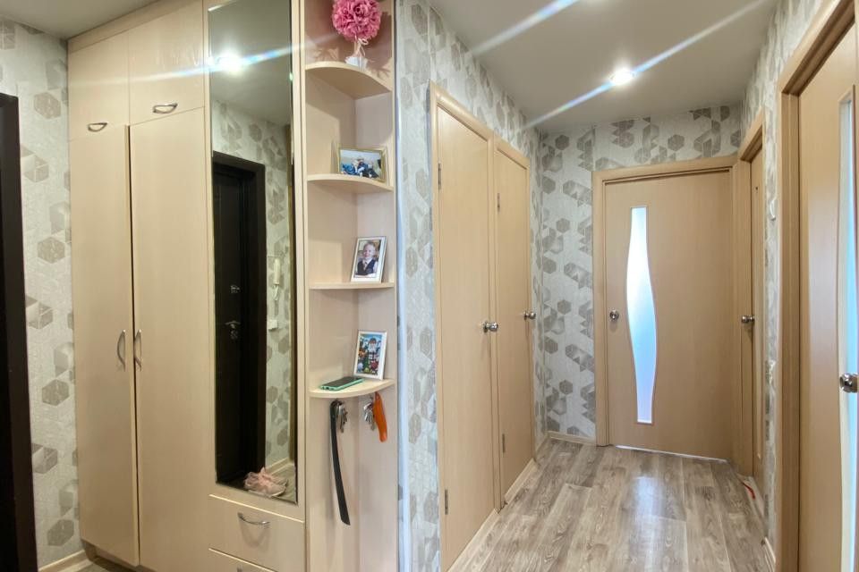 Продаётся 4-комнатная квартира, 59.6 м²