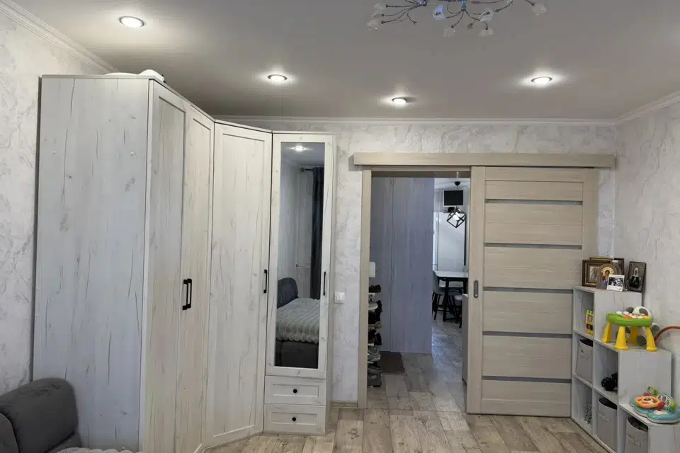 Продаётся 3-комнатная квартира, 57.8 м²