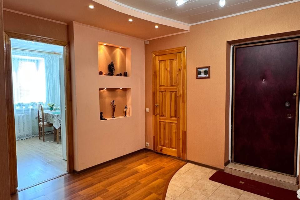 Продаётся 3-комнатная квартира, 102 м²