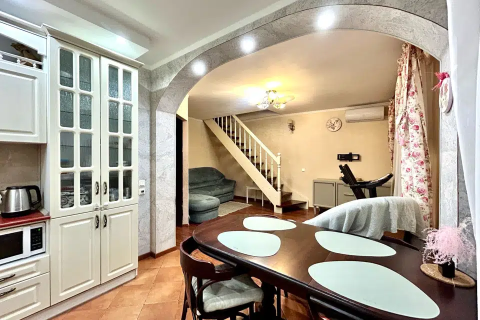 Продаётся 2-комнатная квартира, 58.7 м²