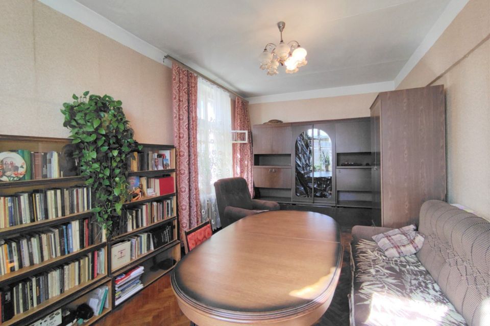 Продаётся 2 комнаты в 4-комн. квартире, 39.7 м²