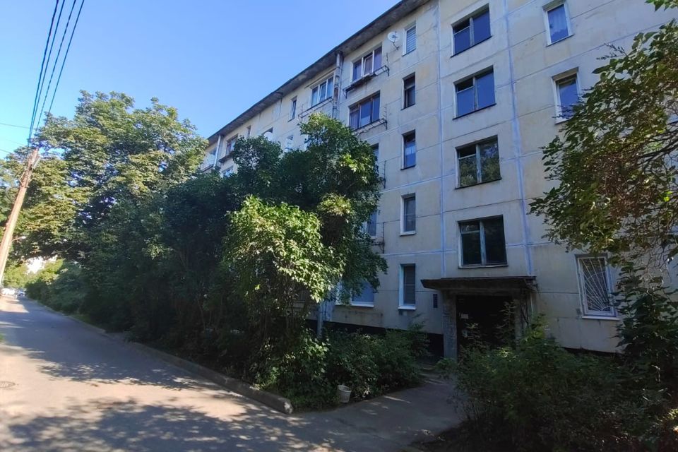 Продаётся 4-комнатная квартира, 49 м²