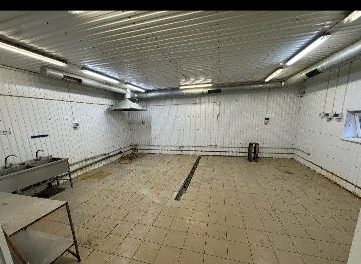 Сдаётся производственное помещение, 200 м²