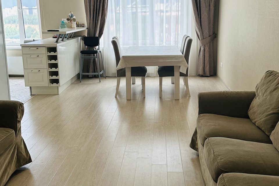 Сдаётся 3-комнатная квартира, 133 м²