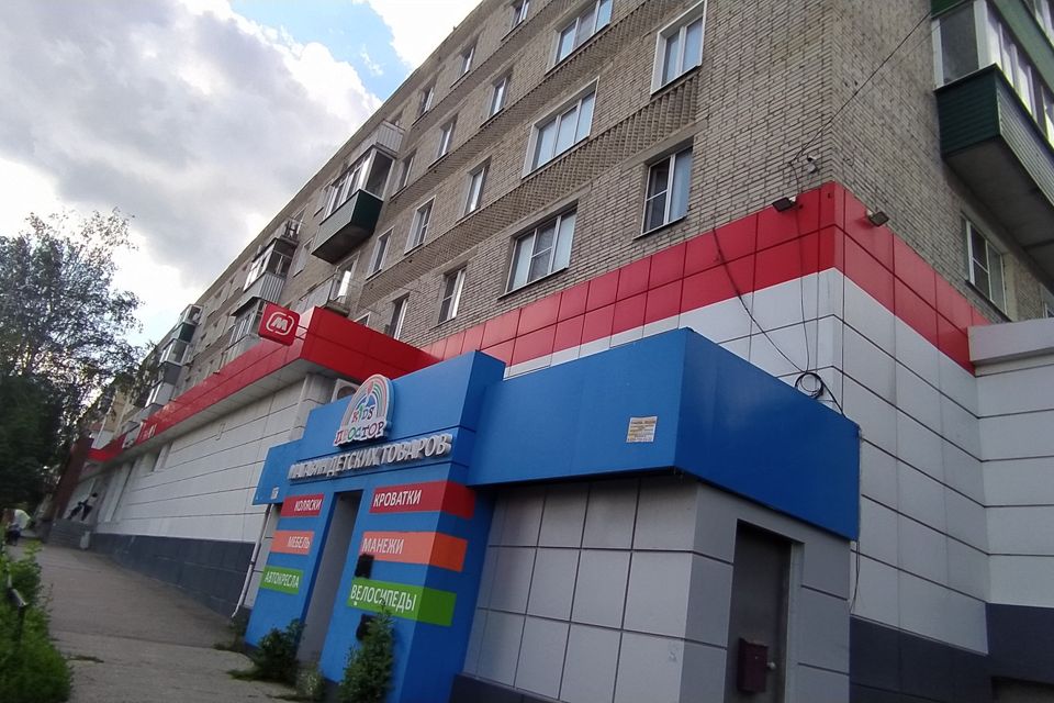 Продаётся 3-комнатная квартира, 56.9 м²