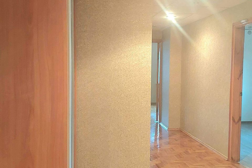 Продаётся 4-комнатная квартира, 122 м²