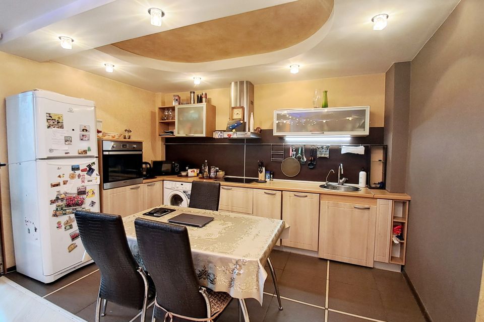 Продаётся 3-комнатная квартира, 65.7 м²