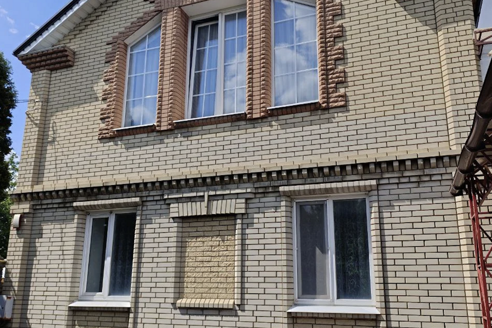 Продаётся 2-этажный дом, 271 м²