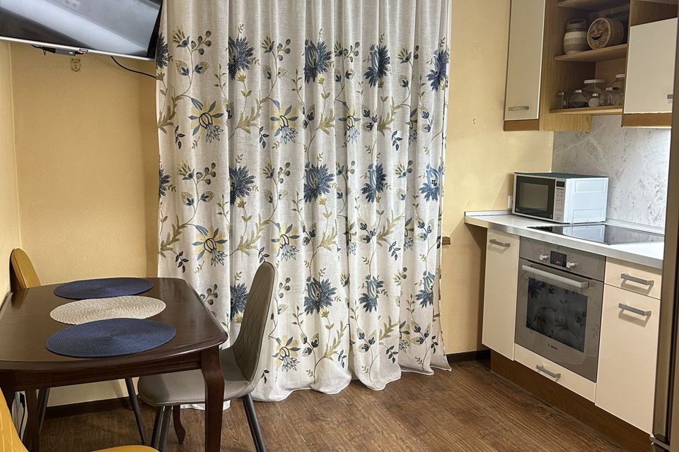Продаётся 2-комнатная квартира, 55.8 м²