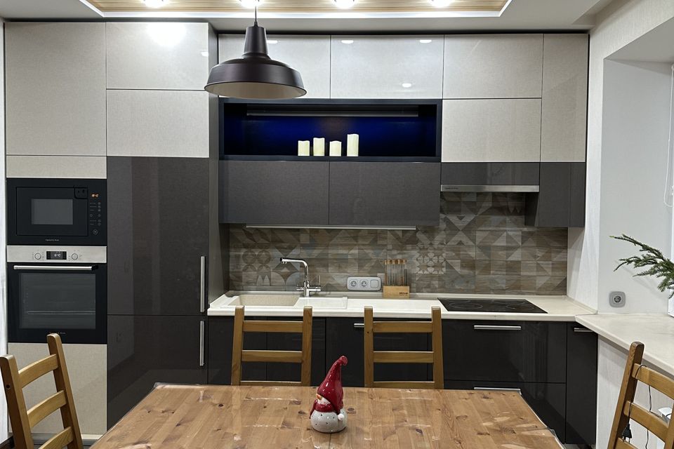 Продаётся 1-комнатная квартира, 67.9 м²
