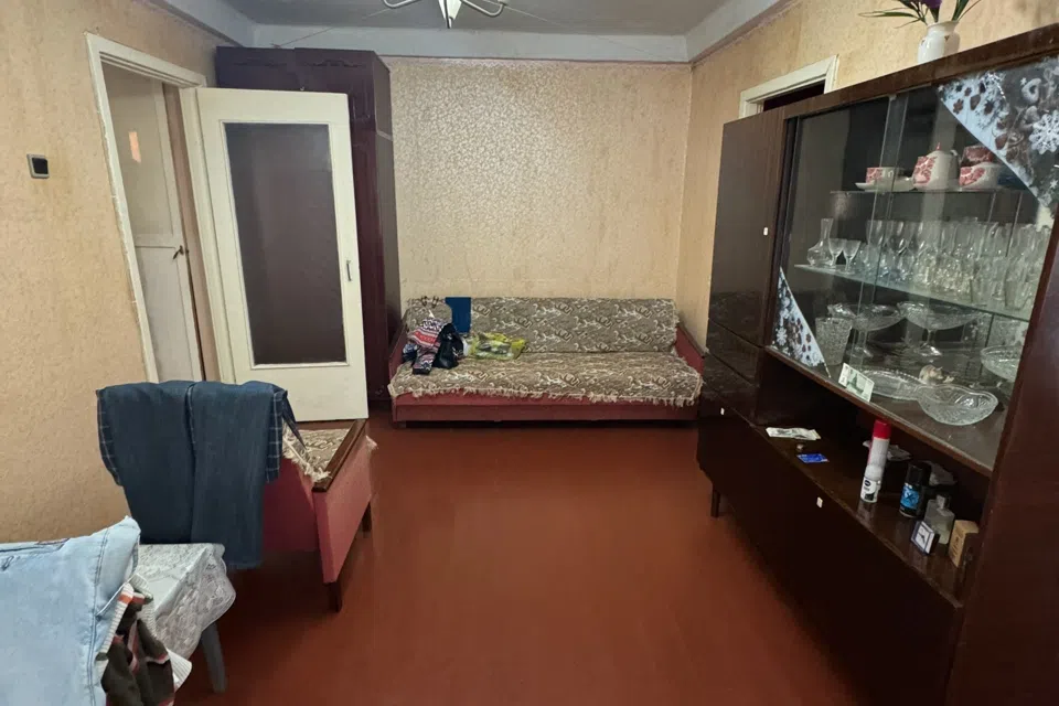 Продаётся 3-комнатная квартира, 43.8 м²