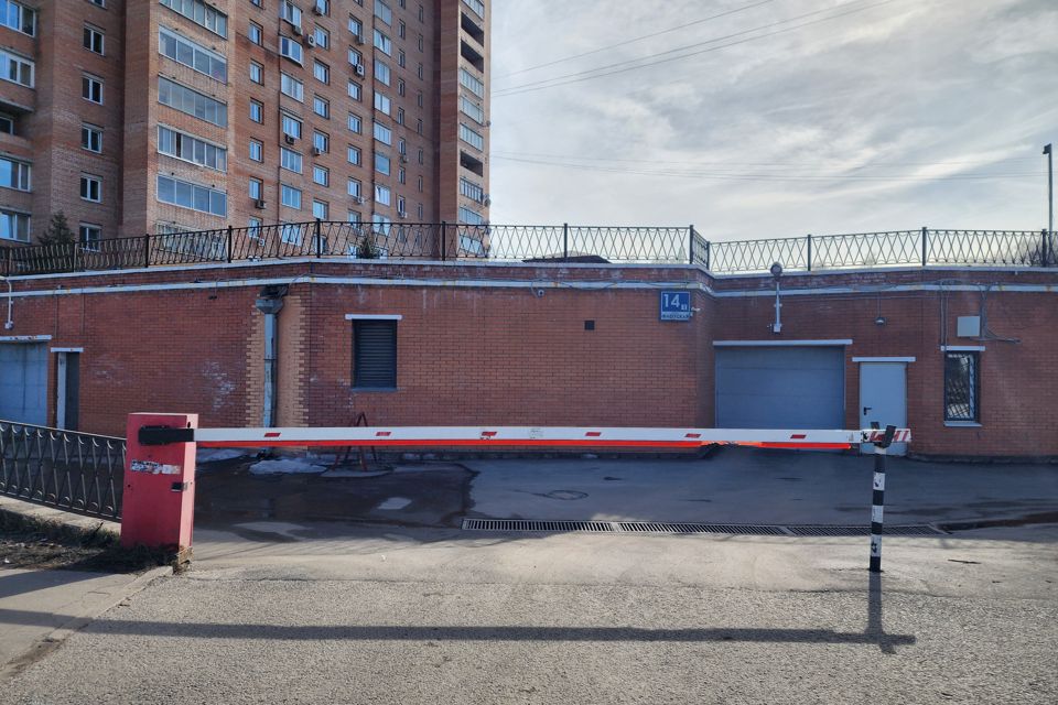 Продаётся машиноместо, 15 м²