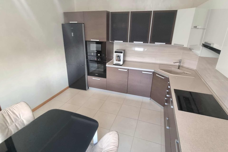 Продаётся 3-комнатная квартира, 93.7 м²