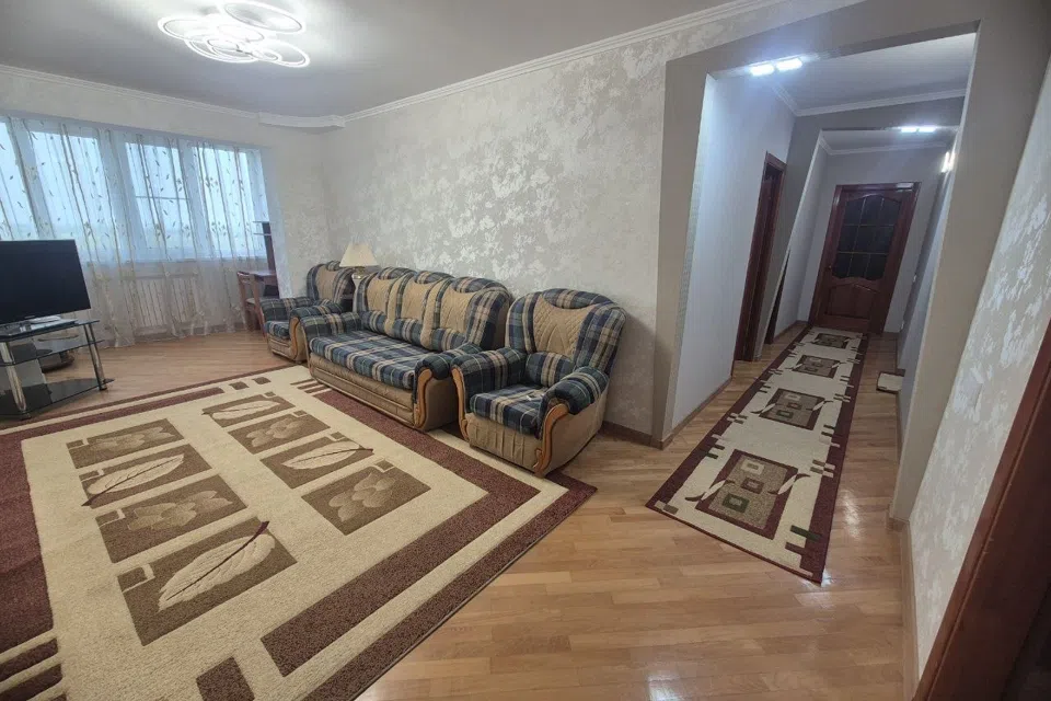 Продаётся 4-комнатная квартира, 79.6 м²