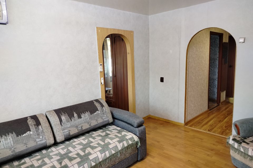 Продаётся 3-комнатная квартира, 50.5 м²