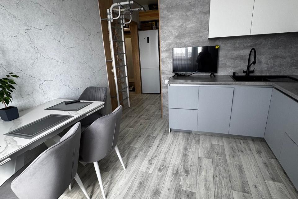 Продаётся 2-комнатная квартира, 56 м²