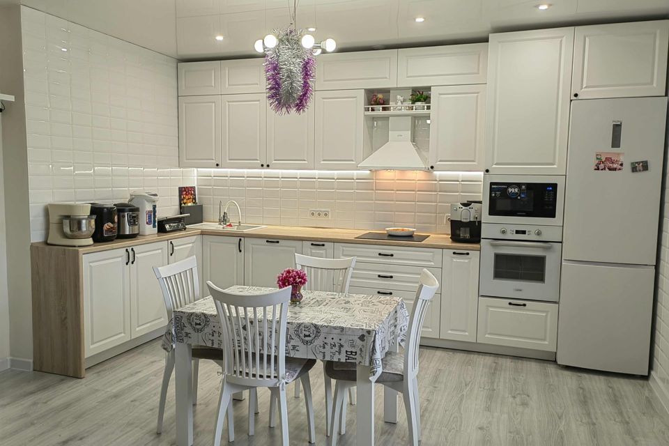 Продаётся 3-комнатная квартира, 117.6 м²