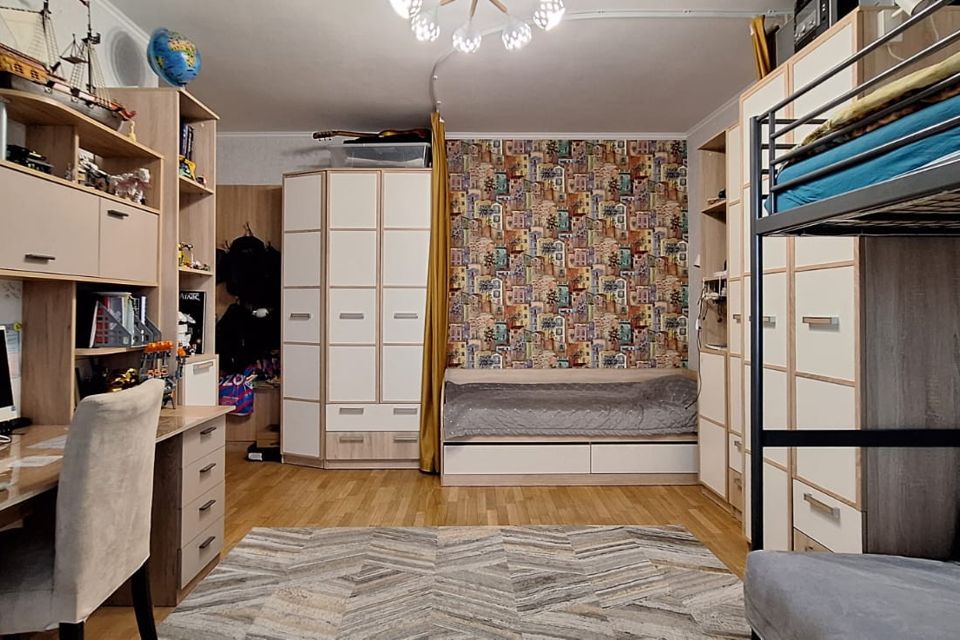 Продаётся 4-комнатная квартира, 124.1 м²