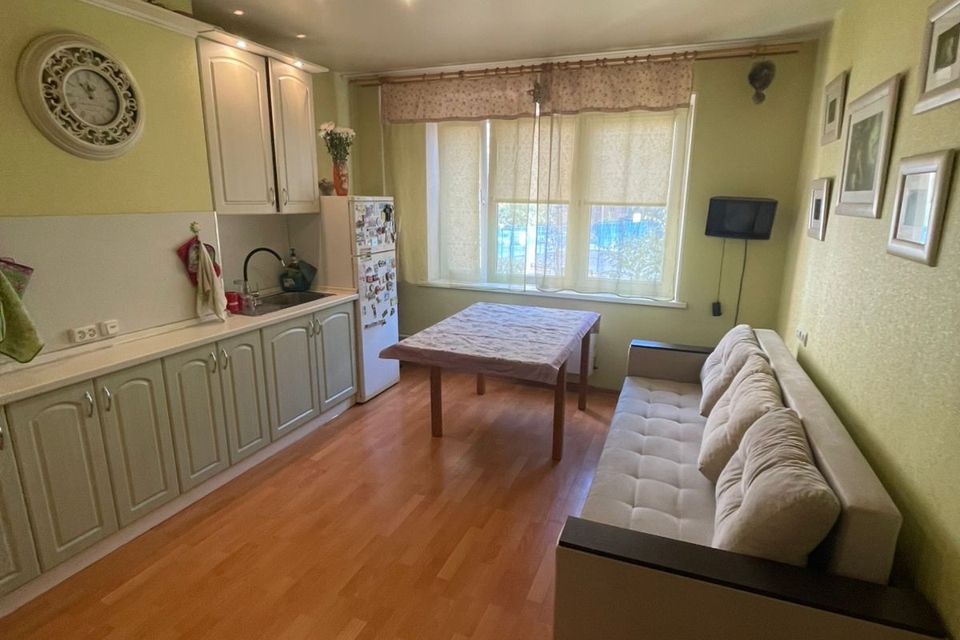 Продаётся 1-комнатная квартира, 46 м²