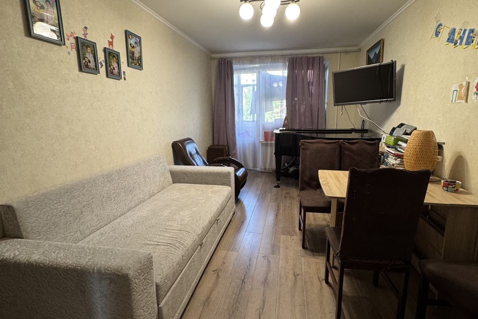 Продаётся 3-комнатная квартира, 56 м²