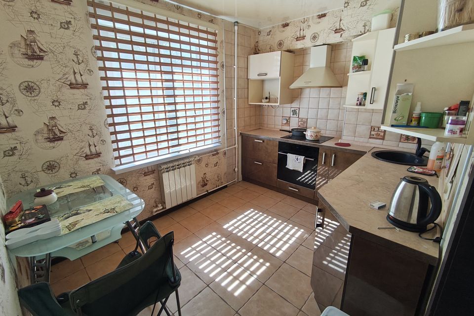 Продаётся 1-комнатная квартира, 42 м²