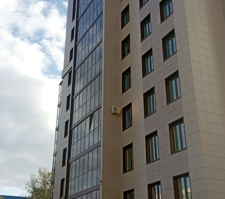 Продаётся 4-комнатная квартира, 130 м²