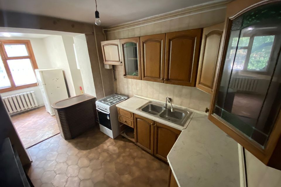 Продаётся 4-комнатная квартира, 100 м²