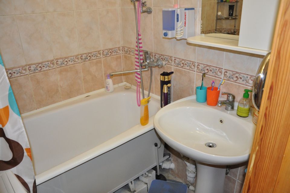Продаётся 3-комнатная квартира, 60.4 м²
