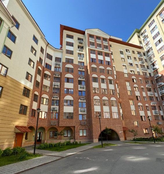 Продаётся 4-комнатная квартира, 109.4 м²