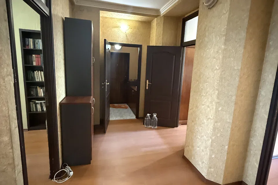 Продаётся 3-комнатная квартира, 70.6 м²