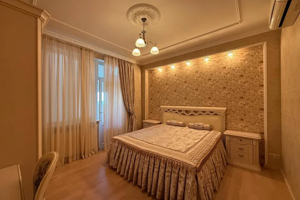 Продаётся 3-комнатная квартира, 107 м²