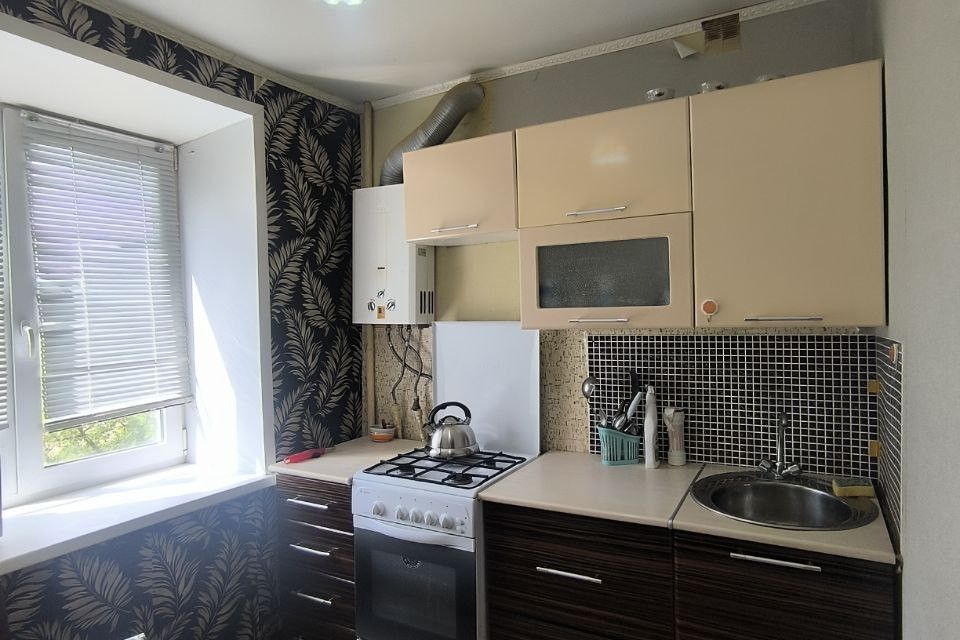 Продаётся 3-комнатная квартира, 51.3 м²