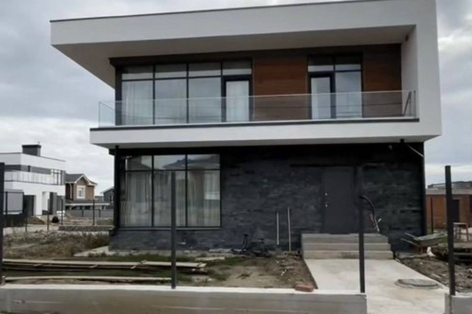 Продаётся 2-этажный дом, 130 м²