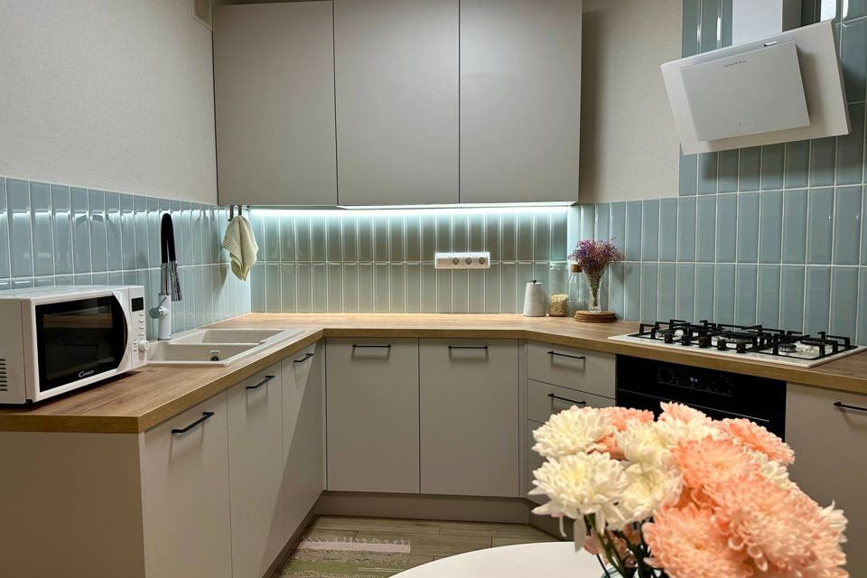 Продаётся 1-комнатная квартира, 42 м²