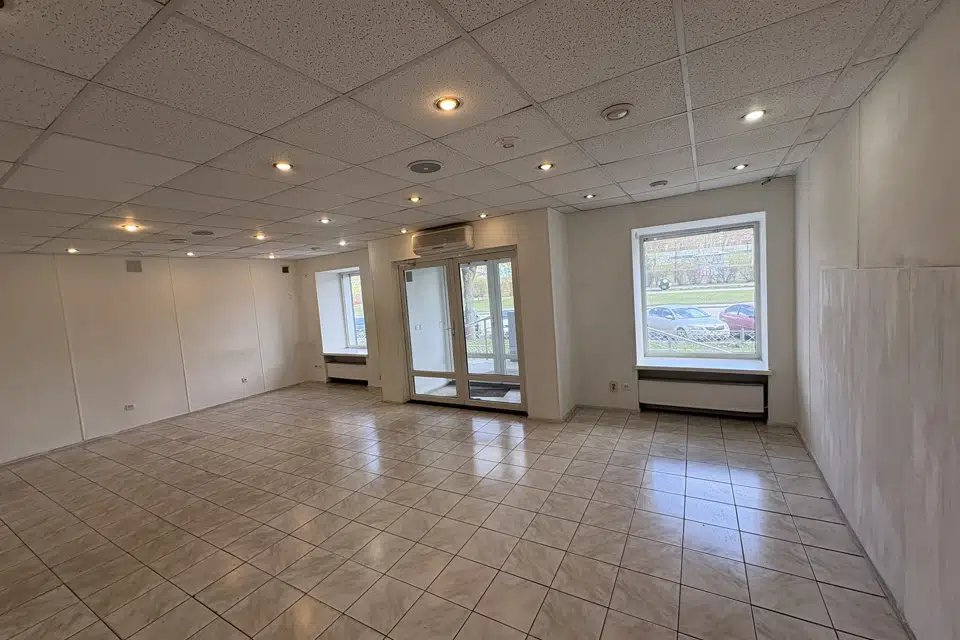 Сдаётся торговое помещение, 84.2 м²